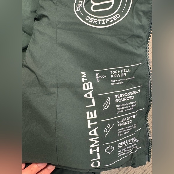 NWT aritzia Supersnug - Picture 3 of 3